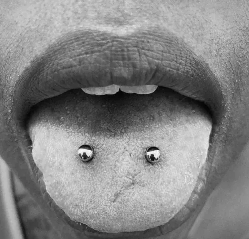 horizontal-tongue-surface-piercing