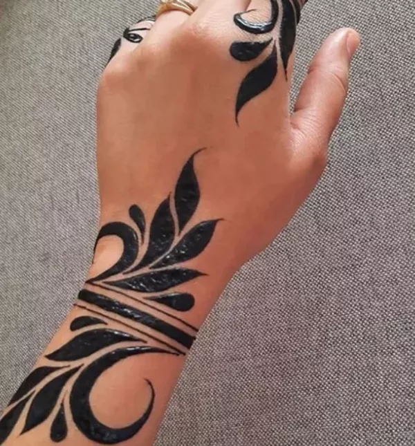 negative-space-henna-tattoo-design