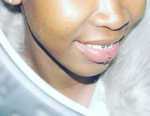 vertical-labret-piercing