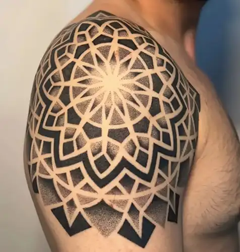 mandalas-dotwork-tattoos