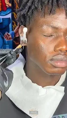 earlobe-piercing